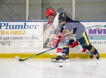 Thumbnail 2 in Bow @ Pinkerton photogallery.