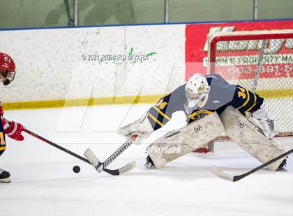 Thumbnail 1 in Bow @ Pinkerton photogallery.