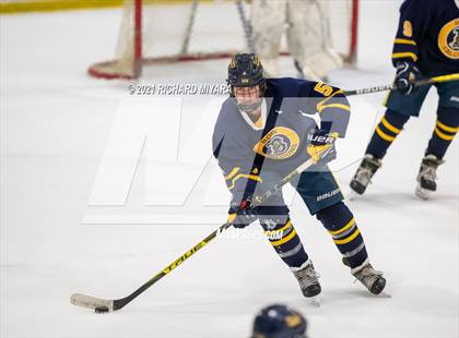 Thumbnail 2 in Bow @ Pinkerton photogallery.
