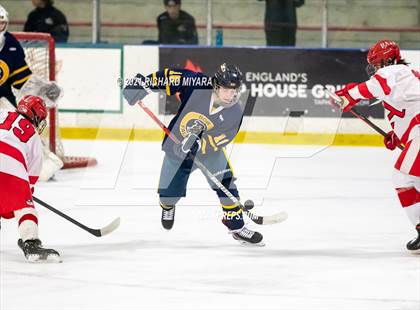 Thumbnail 1 in Bow @ Pinkerton photogallery.