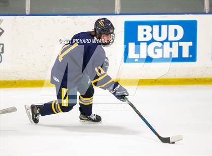 Thumbnail 3 in Bow @ Pinkerton photogallery.