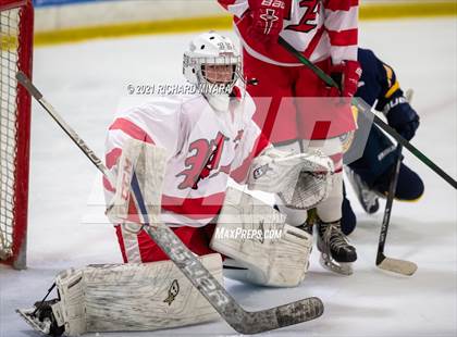 Thumbnail 3 in Bow @ Pinkerton photogallery.
