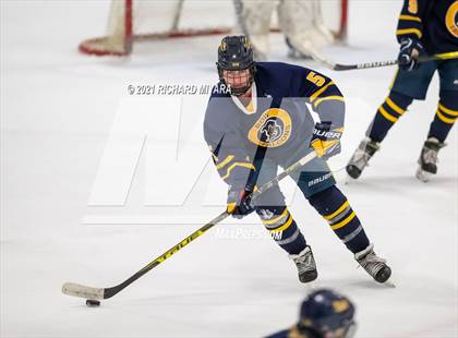 Thumbnail 3 in Bow @ Pinkerton photogallery.