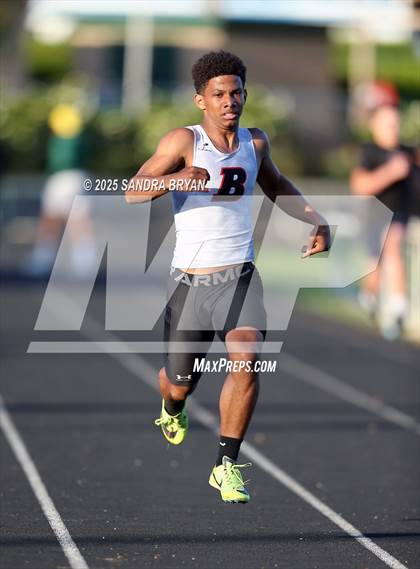 Thumbnail 2 in Independence Track Meet photogallery.