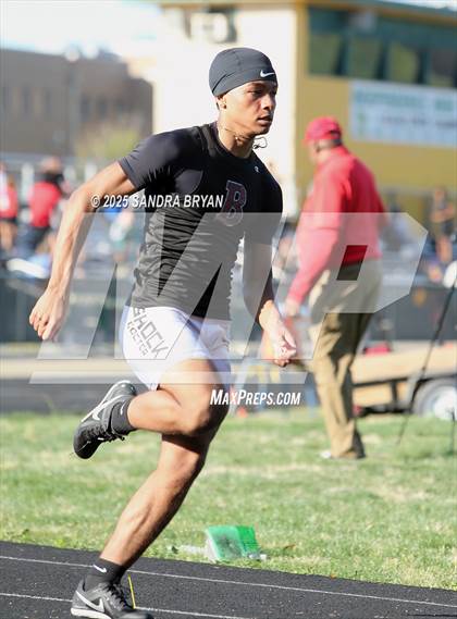 Thumbnail 2 in Independence Track Meet photogallery.