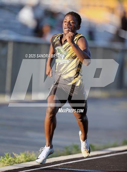 Thumbnail 2 in Independence Track Meet photogallery.