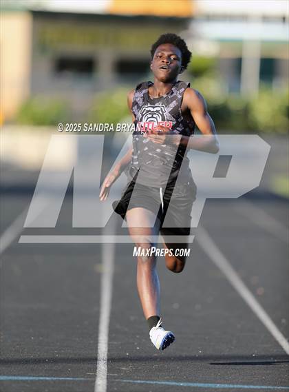 Thumbnail 1 in Independence Track Meet photogallery.
