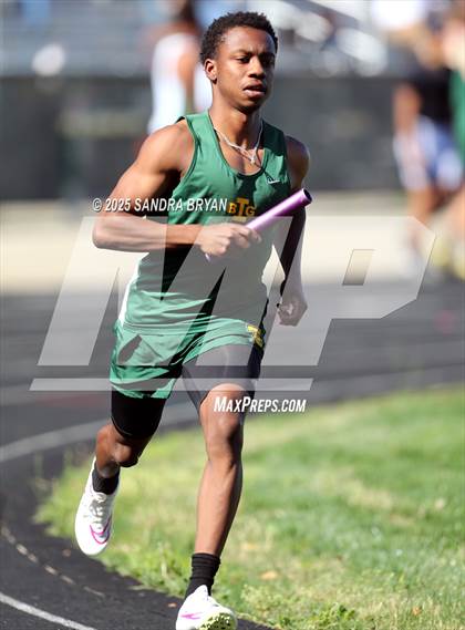 Thumbnail 1 in Independence Track Meet photogallery.