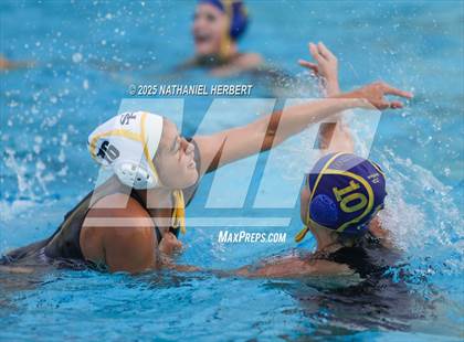 Thumbnail 2 in El Segundo vs. Sunny Hills (Villa Park Classic) photogallery.