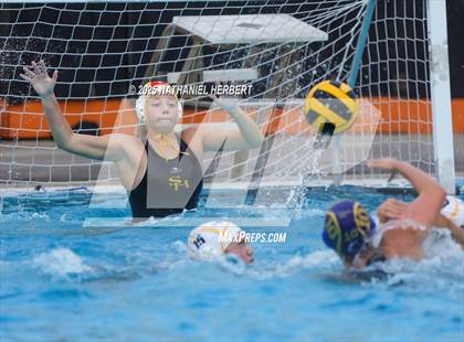 Thumbnail 3 in El Segundo vs. Sunny Hills (Villa Park Classic) photogallery.