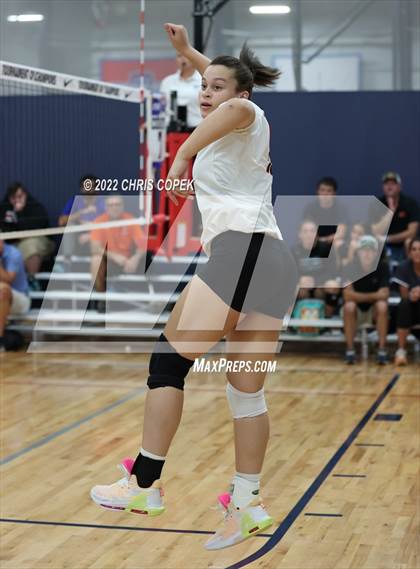 Thumbnail 2 in Winter Park vs McGill-Toolen (Nike Tournament of Champions) photogallery.