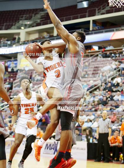 Thumbnail 3 in Sharon vs. Imhotep Charter (PIAA AAAA Championship) photogallery.