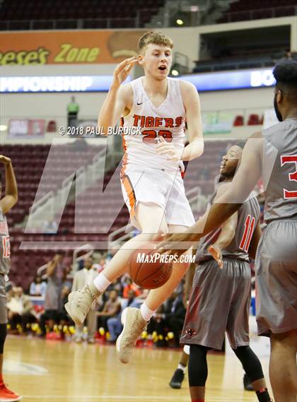 Thumbnail 3 in Sharon vs. Imhotep Charter (PIAA AAAA Championship) photogallery.