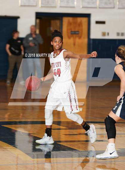 Thumbnail 2 in Jefferson City vs Saxony (Central Bank Shootout) photogallery.