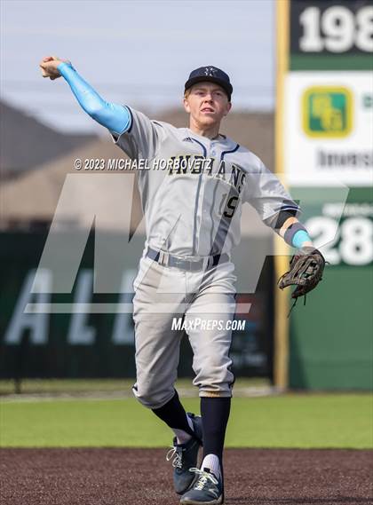 Thumbnail 1 in Marcus vs Keller photogallery.