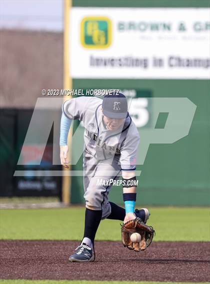 Thumbnail 2 in Marcus vs Keller photogallery.