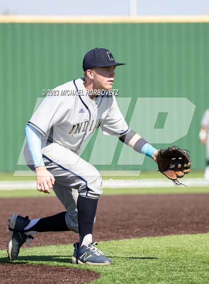 Thumbnail 2 in Marcus vs Keller photogallery.