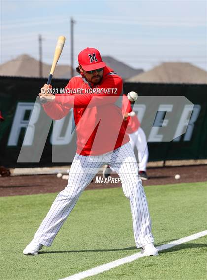 Thumbnail 2 in Marcus vs Keller photogallery.