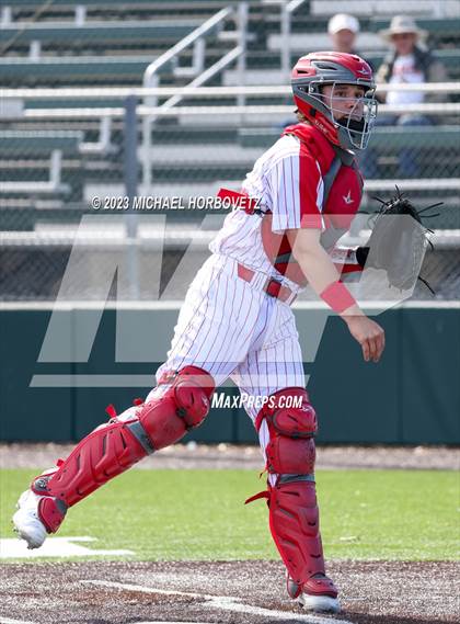 Thumbnail 2 in Marcus vs Keller photogallery.