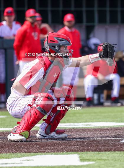 Thumbnail 3 in Marcus vs Keller photogallery.