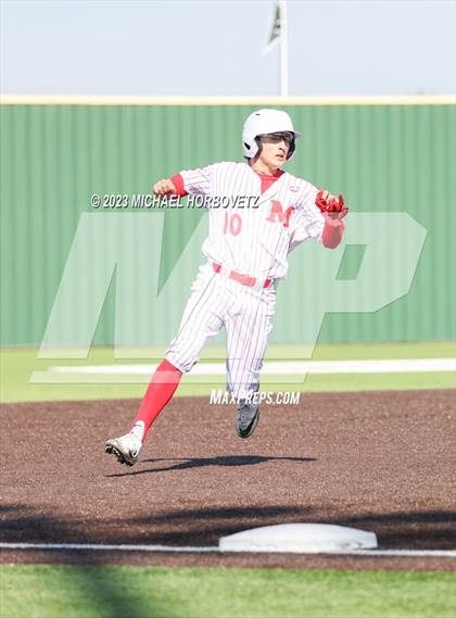 Thumbnail 2 in Marcus vs Keller photogallery.