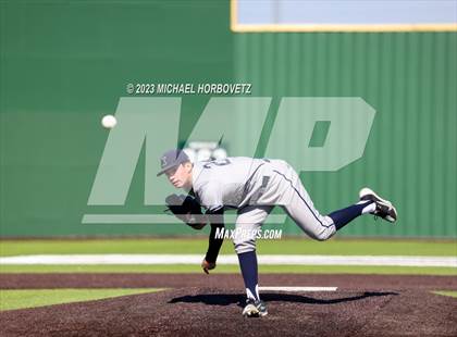 Thumbnail 3 in Marcus vs Keller photogallery.