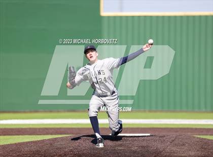 Thumbnail 2 in Marcus vs Keller photogallery.