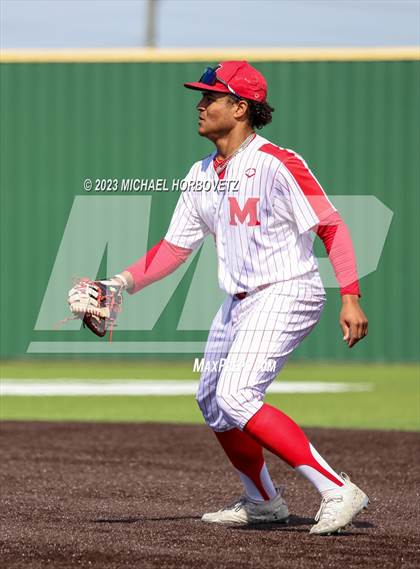 Thumbnail 1 in Marcus vs Keller photogallery.