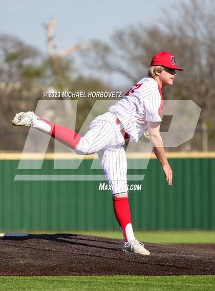 Thumbnail 1 in Marcus vs Keller photogallery.
