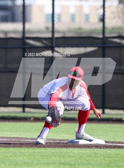 Thumbnail 1 in Marcus vs Keller photogallery.