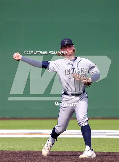 Thumbnail 3 in Marcus vs Keller photogallery.