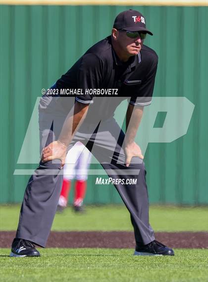 Thumbnail 1 in Marcus vs Keller photogallery.