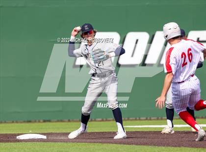 Thumbnail 1 in Marcus vs Keller photogallery.