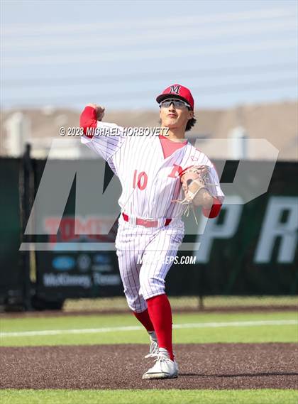 Thumbnail 3 in Marcus vs Keller photogallery.
