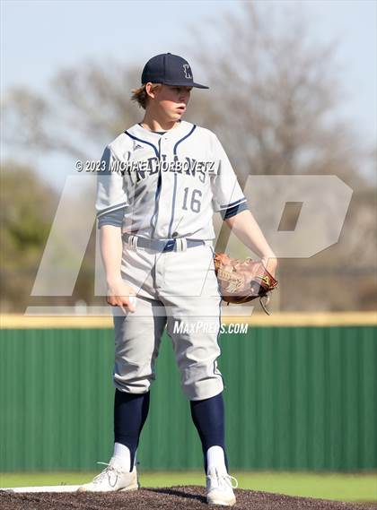 Thumbnail 3 in Marcus vs Keller photogallery.