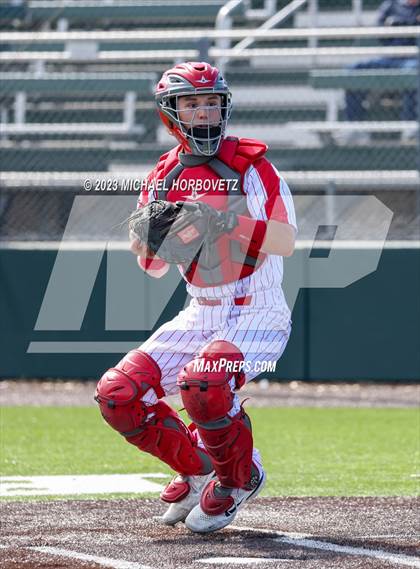 Thumbnail 2 in Marcus vs Keller photogallery.