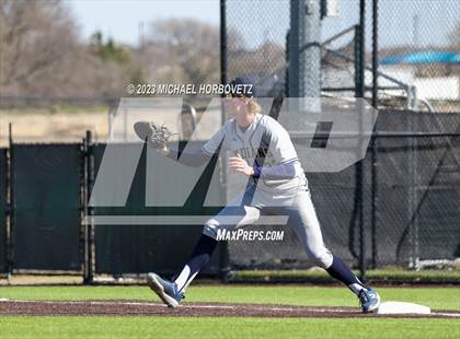 Thumbnail 1 in Marcus vs Keller photogallery.