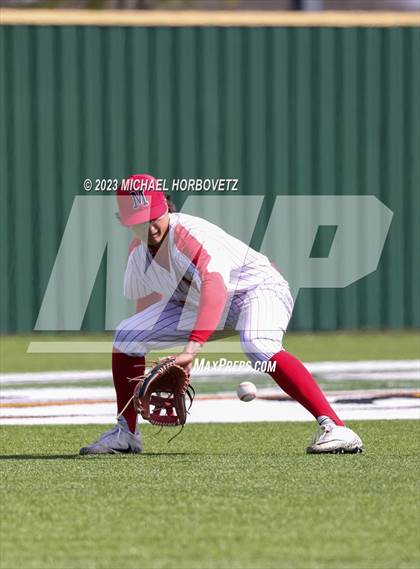 Thumbnail 1 in Marcus vs Keller photogallery.