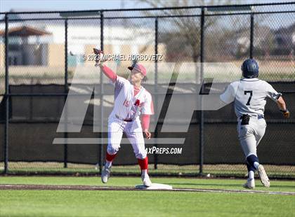 Thumbnail 2 in Marcus vs Keller photogallery.