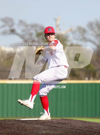 Thumbnail 2 in Marcus vs Keller photogallery.