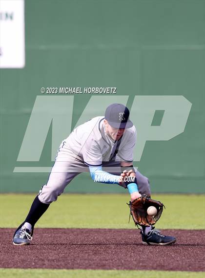Thumbnail 3 in Marcus vs Keller photogallery.