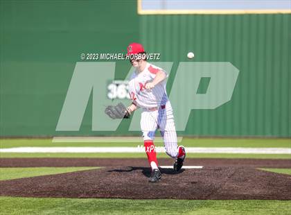 Thumbnail 2 in Marcus vs Keller photogallery.