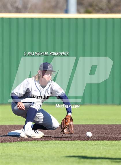 Thumbnail 2 in Marcus vs Keller photogallery.