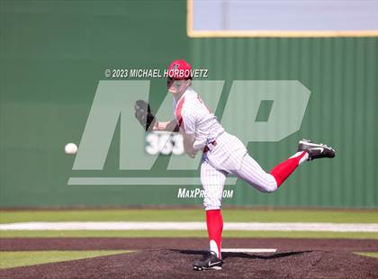 Thumbnail 2 in Marcus vs Keller photogallery.