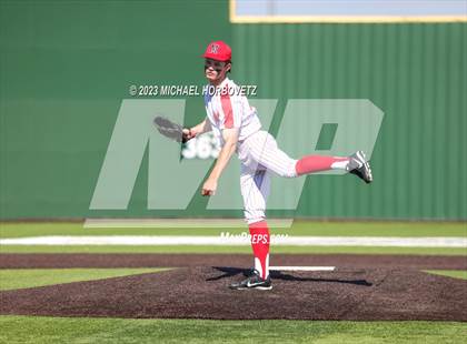 Thumbnail 1 in Marcus vs Keller photogallery.