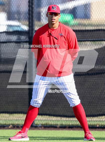 Thumbnail 2 in Marcus vs Keller photogallery.