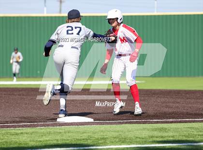 Thumbnail 3 in Marcus vs Keller photogallery.