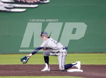 Thumbnail 2 in Marcus vs Keller photogallery.