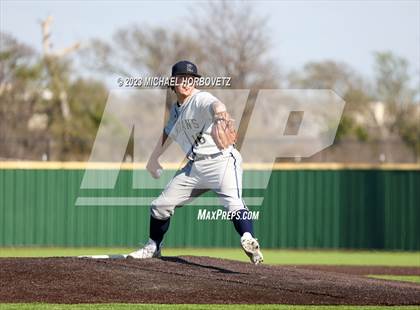 Thumbnail 2 in Marcus vs Keller photogallery.