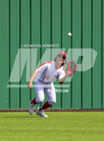 Thumbnail 1 in Marcus vs Keller photogallery.